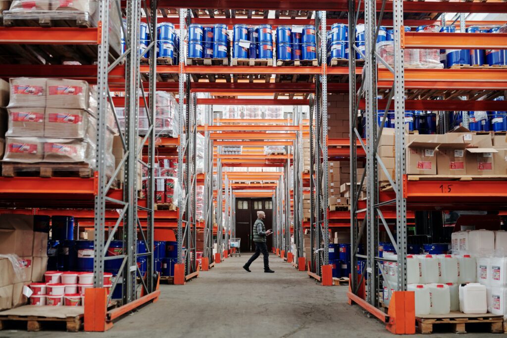 3PL e-handelslager med flera hyllplan